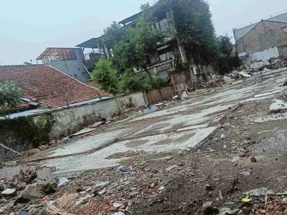 dijual tanah di sayap lengkong cocok untuk garasi atau tanah siap bangun