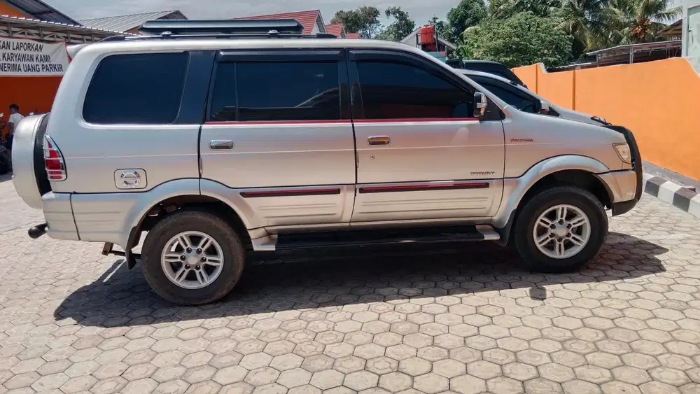 Isuzu Grand touring 2009 Diesel