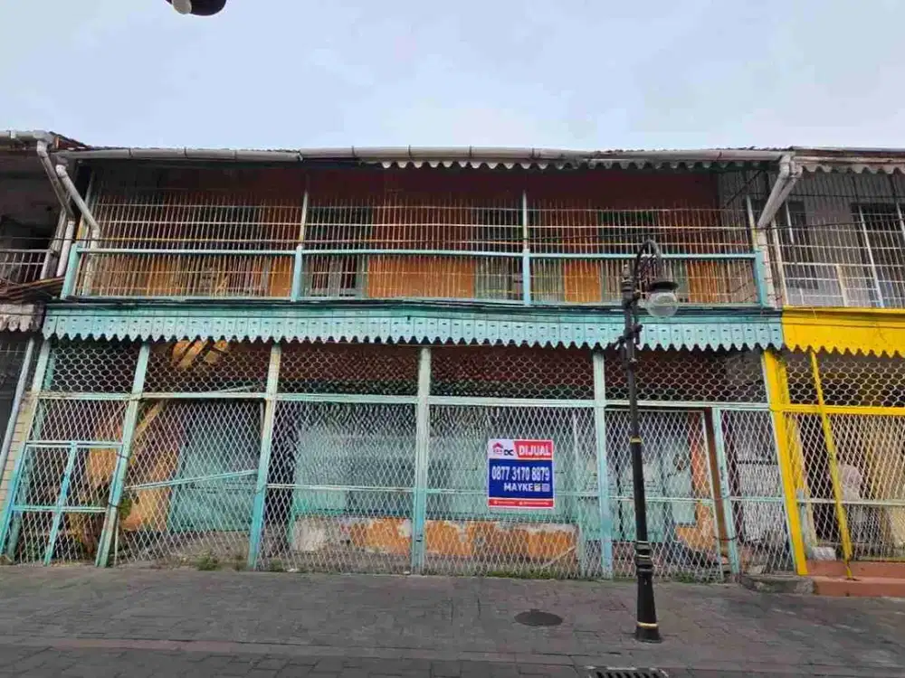 Ruang Usaha Vintage Cocok Untuk Cafe di Kota Lama Semarang