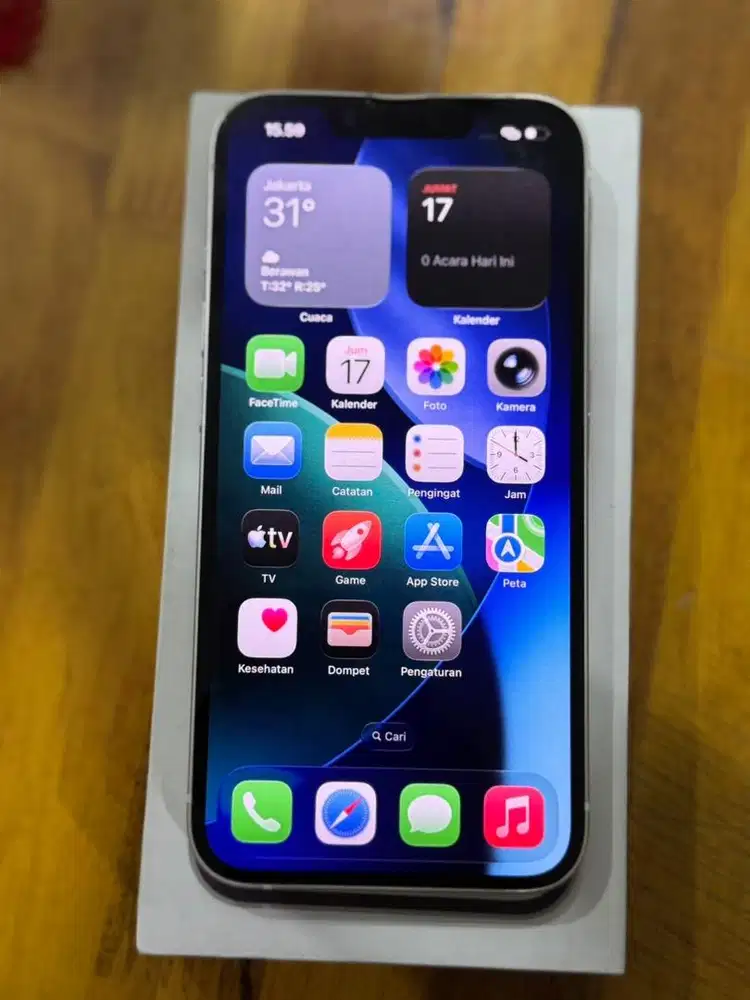 Dijual iphone 14 128gb inter lengkap! silahkan cek dijamin jatuh cinta