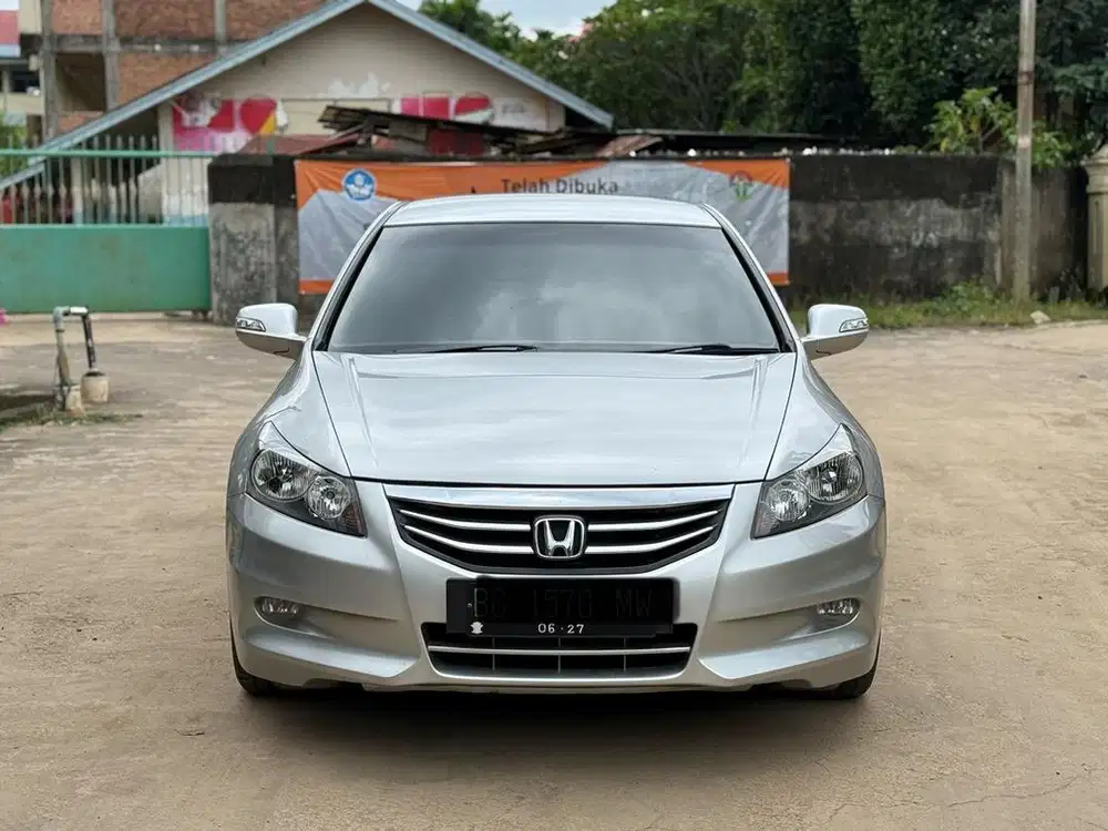 MOBIL PEJABAT HONDA ACCORD 2.4 VTIL 2011 km 80rb mewah terawat