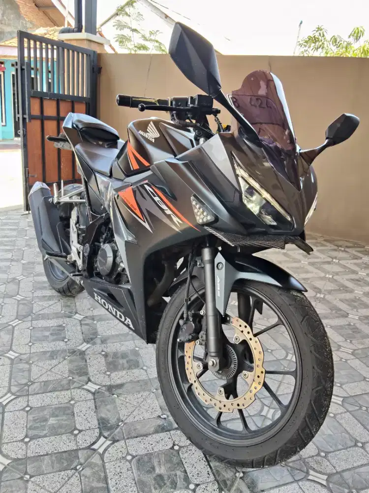 CBR 150 R TYPE ABS