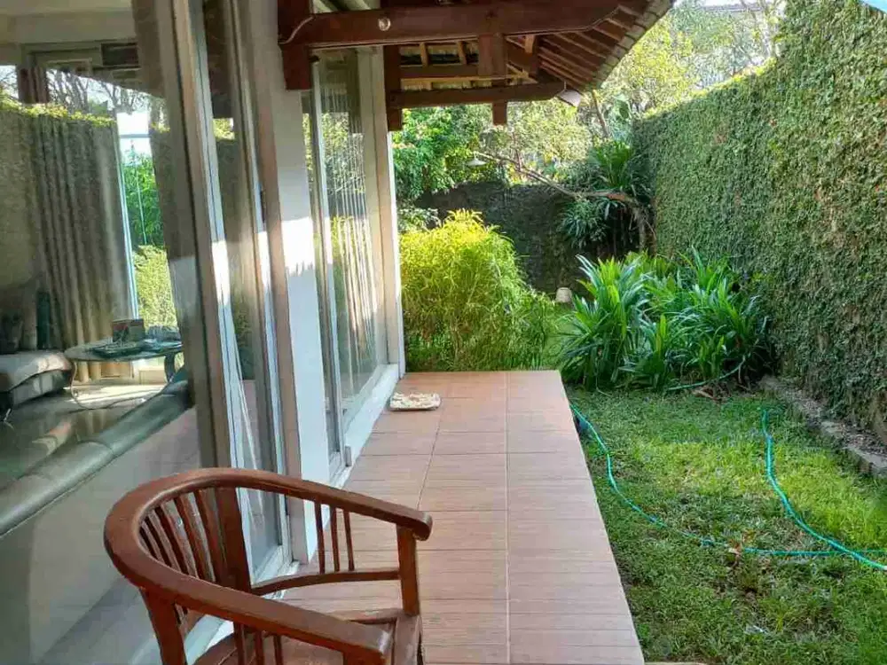 Dijual Rumah Bagus Tingkat 2 Lantai di Perumahan Villa Aster Banyumanik, Semarang