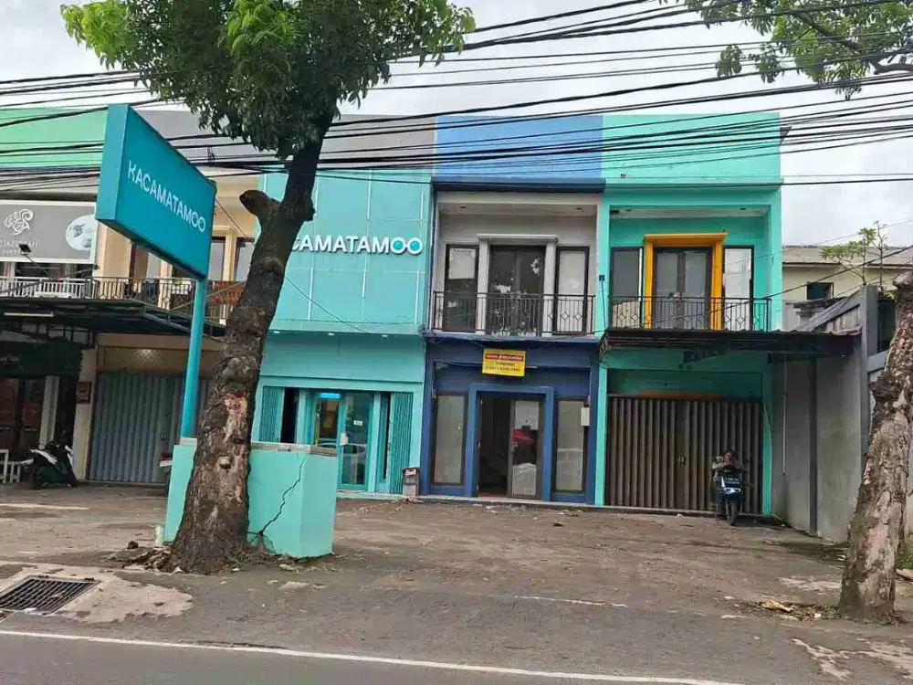 Disewakan ruko strategis pinggir jalan raya utama di m Kahfi 1 jagakarsa
Jakarta selatan