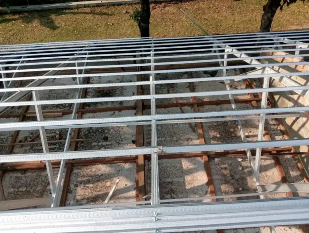 Baja ringan terpasang