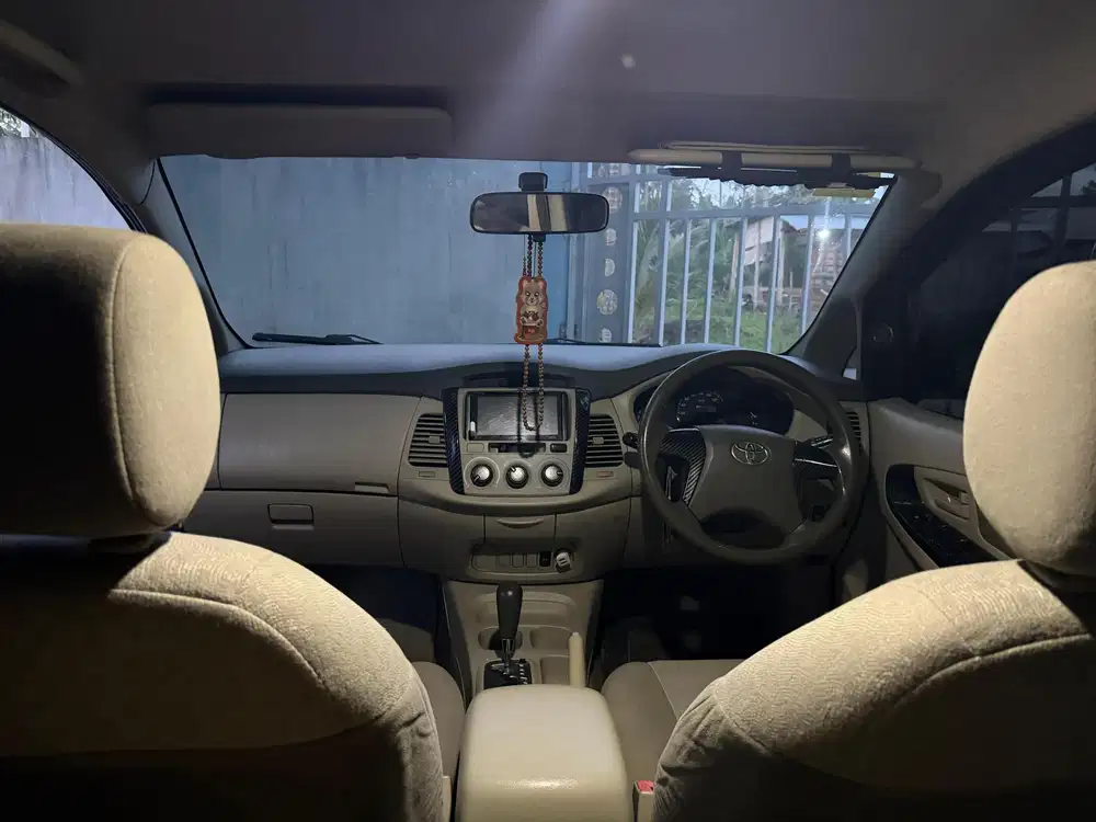 Toyota Kijang Innova 2012 Bensin