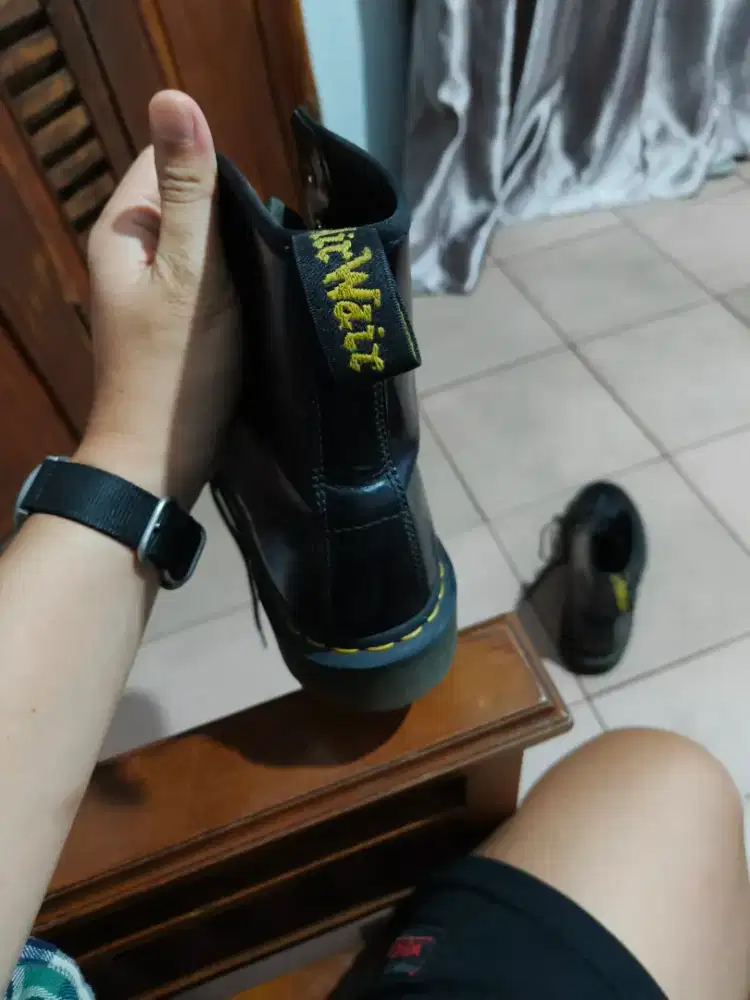 Sepatu Dr. Martens ori