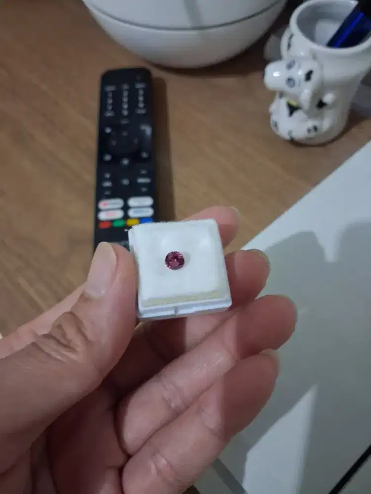 Red spinel brilliant cut