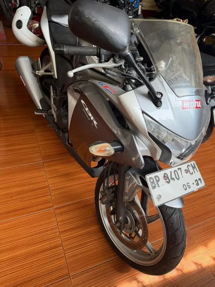 JUAL    CBR     250R