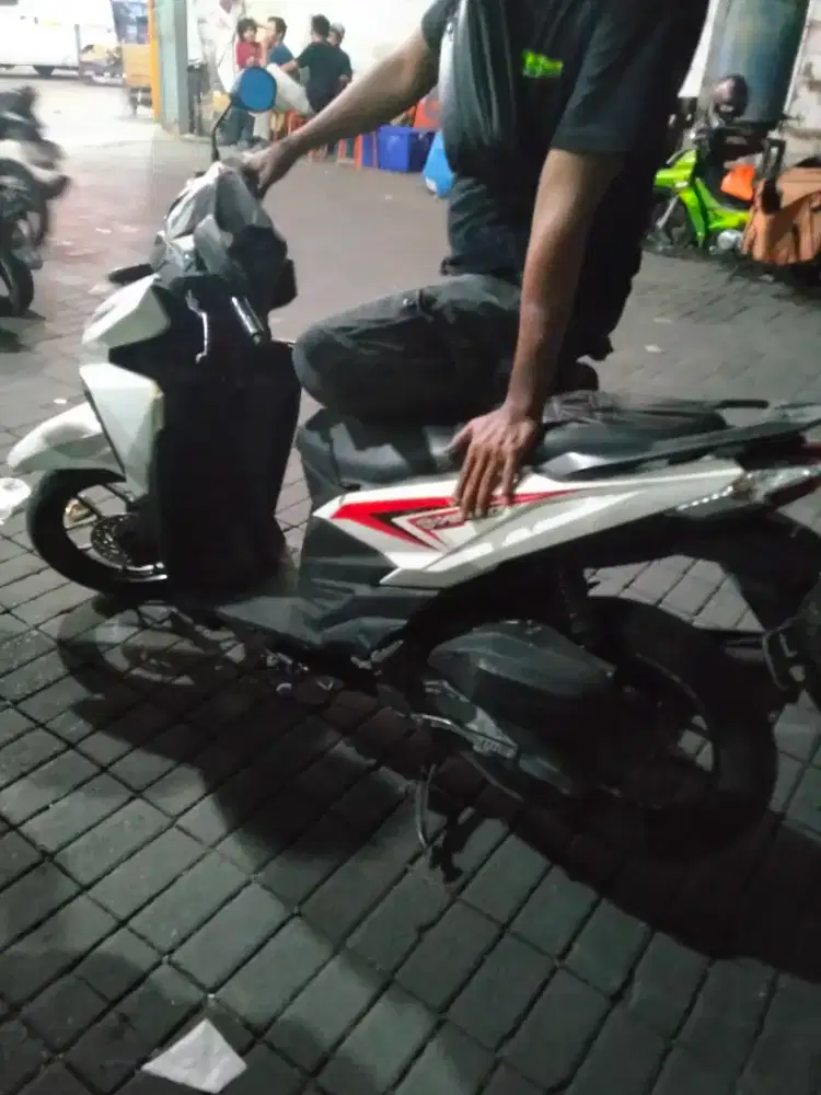 Di jual Honda Vario 2015 murmer