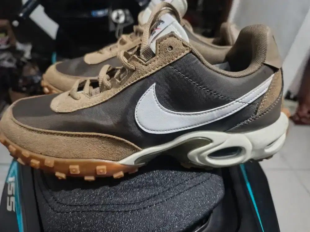 Nike tn size 44  28 cm masih bagus tapak tebal empuk like new 385
