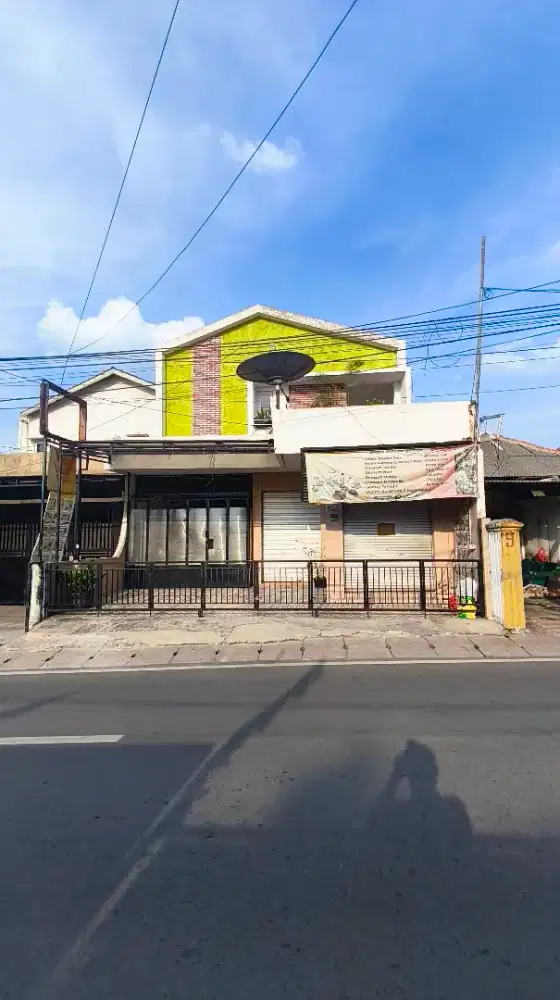 Dijual rumah untuk usaha di pinggir jalan raya