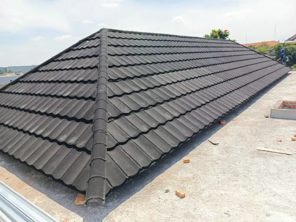 Baja ringan dan genteng metal pasir