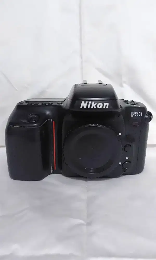 Kamera SLR Nikon F50