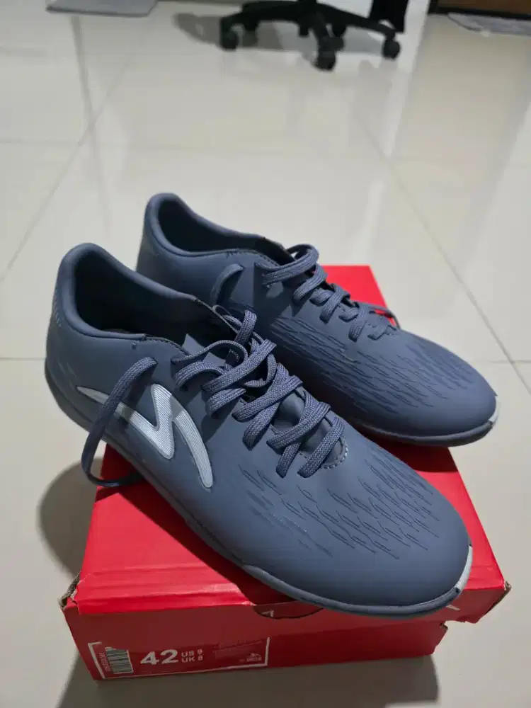 SEPATU FUTSAL SPECS ACCELERATOR ILLUZION