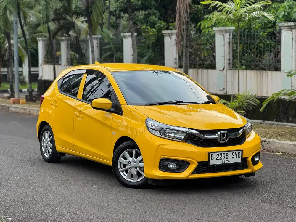 Honda Brio Satya E CVT 2018 Attractive Yellow Metallic