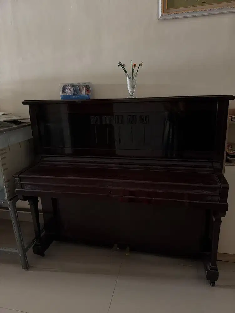 Jual piano upright bekas