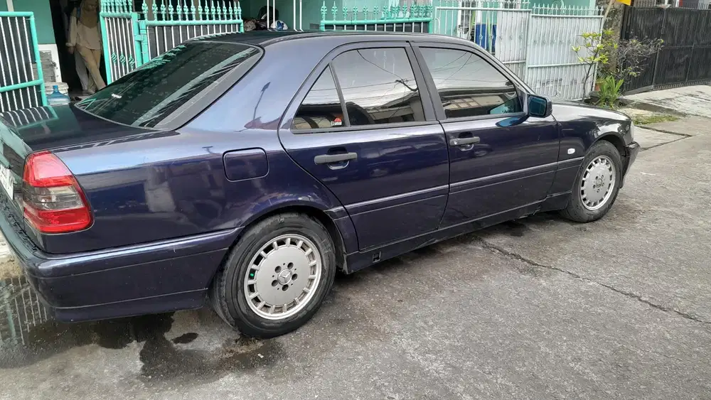 Mercedes-Benz C230 1999 Bensin