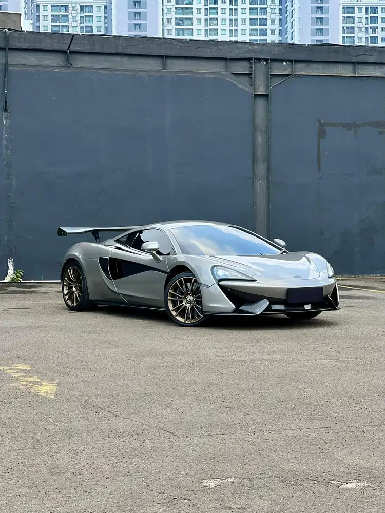 MCLAREN 570S 2016