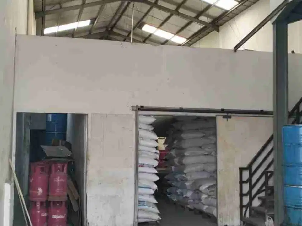 jual cepat gudang rendeng bagus di jalan Sadang