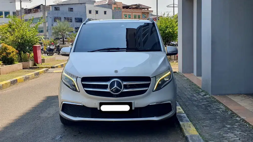 Km 67rb mercedes benz mercy viano v260 avantgarde 2020 silver