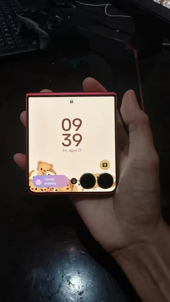 Samsung Galaxy Z Flip 7 [5G] 256GB Coral Red - Garansi Resmi