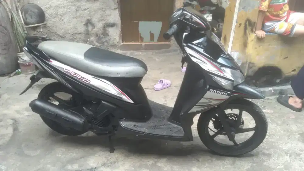 Asslkm..Jual mtr Honda Vario Carbu thn 2013 bodi Mls