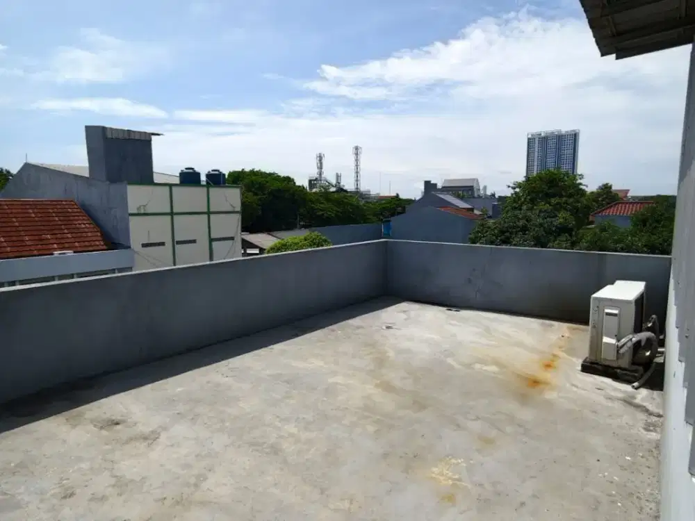 Rumah 2,5 Lantai di Bojong Indah – 5 Kamar, Full Dak, Bebas Banjir