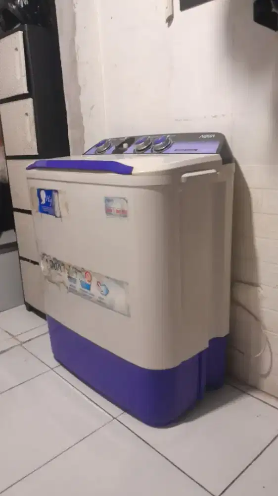 Dijual mesin cuci merk aqua