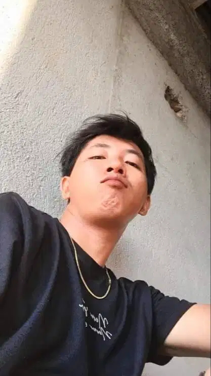 Apapun kerjaannya Yang pntng Halal.siap Kerja dlm ruangan/liat Ruangan