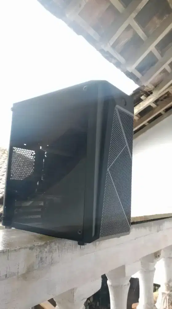 PC siap pakai, cocok untuk kerja, sekolah, dan gaming ringan