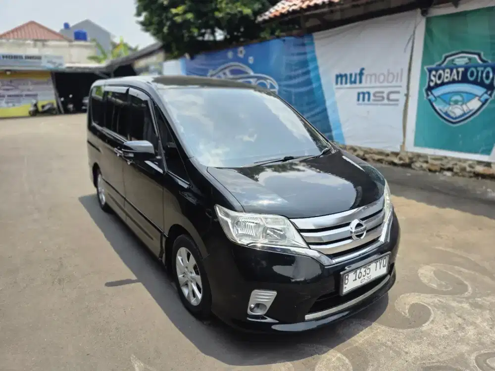 Nissan Serena HWS 2.0 matic 2014