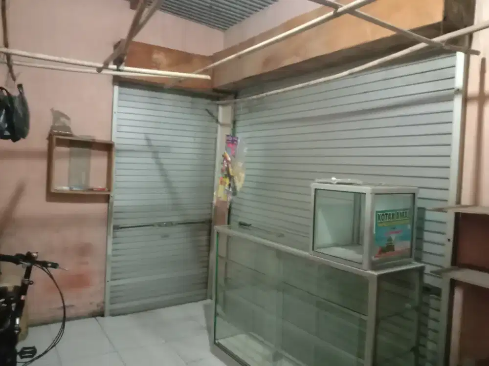 Dijual rolling door 2 unit dan etalase