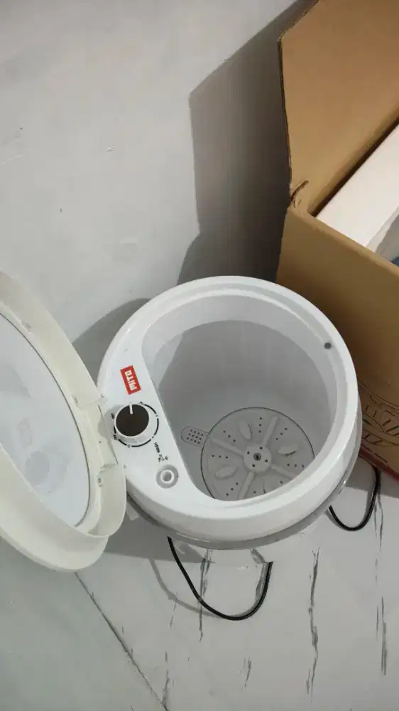 Mesin cuci mini mitochiba