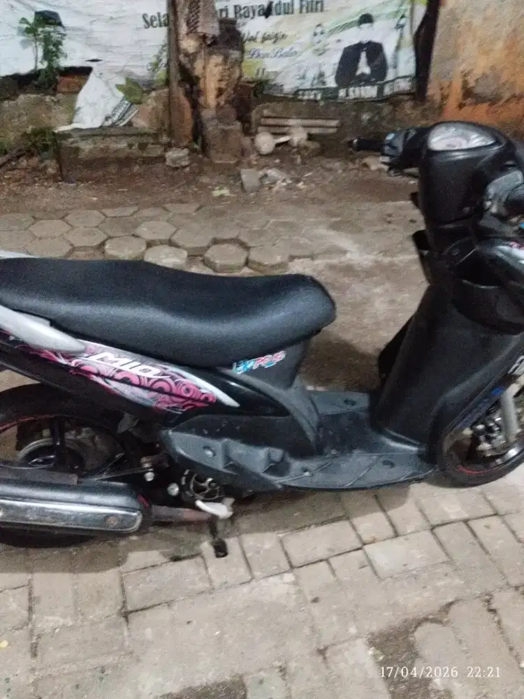 Mio smile tahun 2008 ss lengkap sampai faktur ada  motor hidup