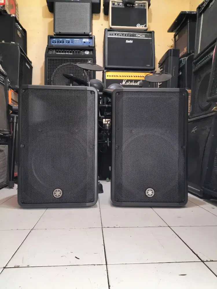 Speaker aktif Yamaha DBR15
