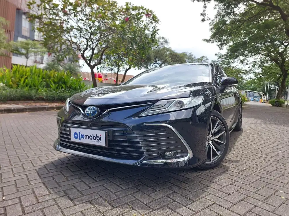 DP 1 JUTA Toyota Camry 2.5 Hybrid-AT 2022 Hitam CPAKB