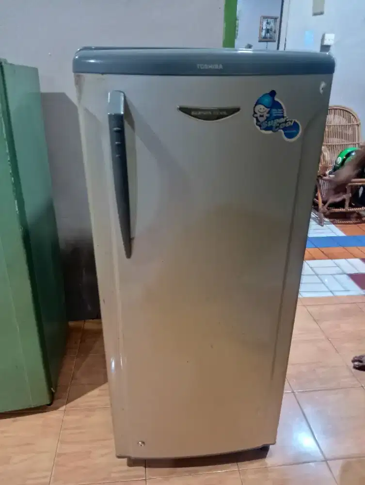 KULKAS FREEZER MERK TOSHIBA