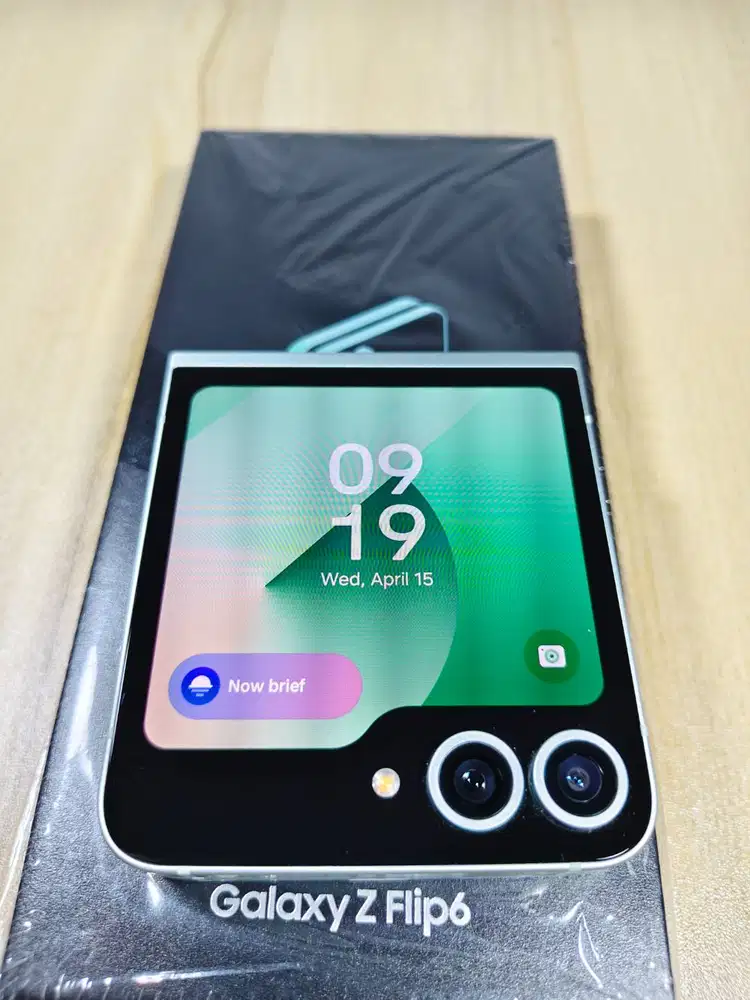 HP Samsung Galaxy Z Flip 6 RAM 12/256GB baru klaim garansi replace