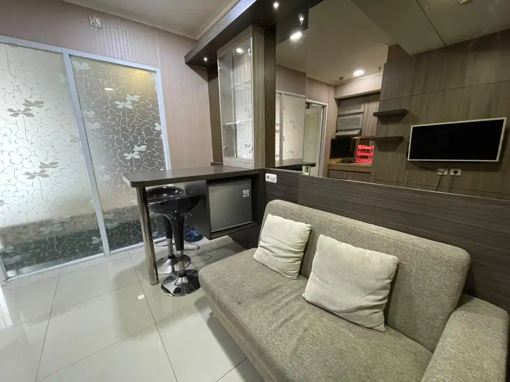 Disewakan Unit 1BR bulanan Apartemen Gateway View kolam