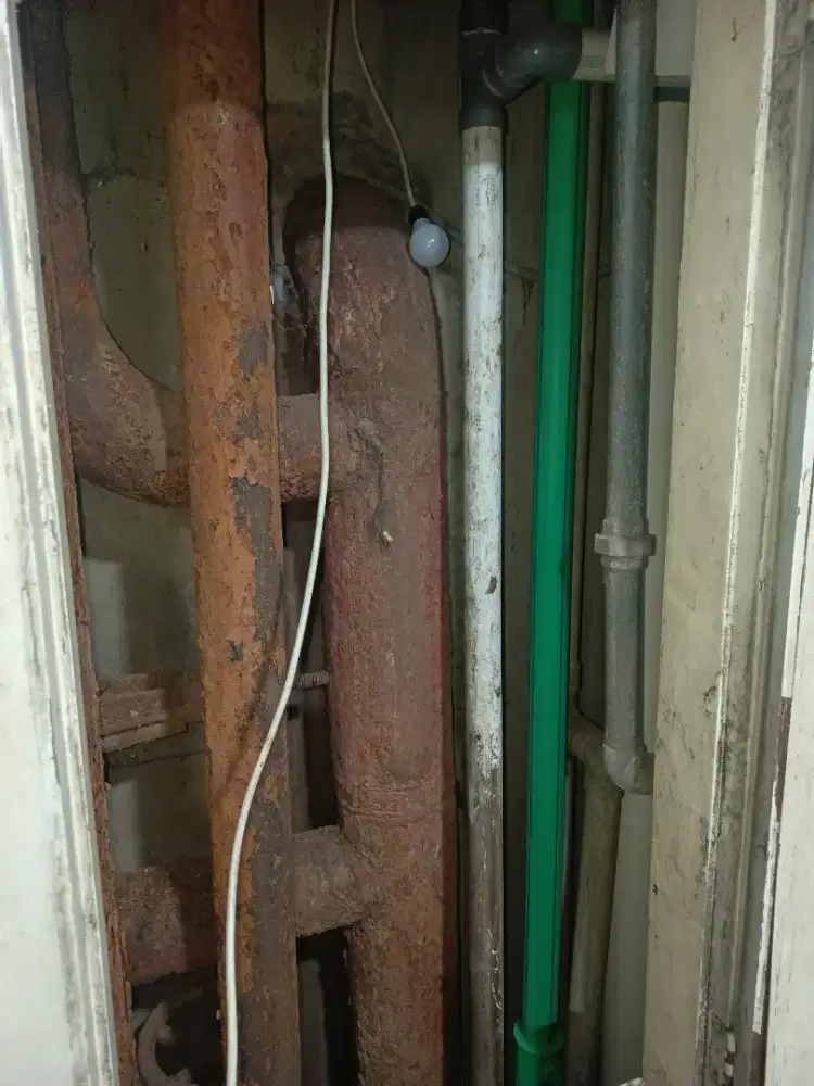 Instalasi pipa gedung bertingkat, pemasangan pipa industri