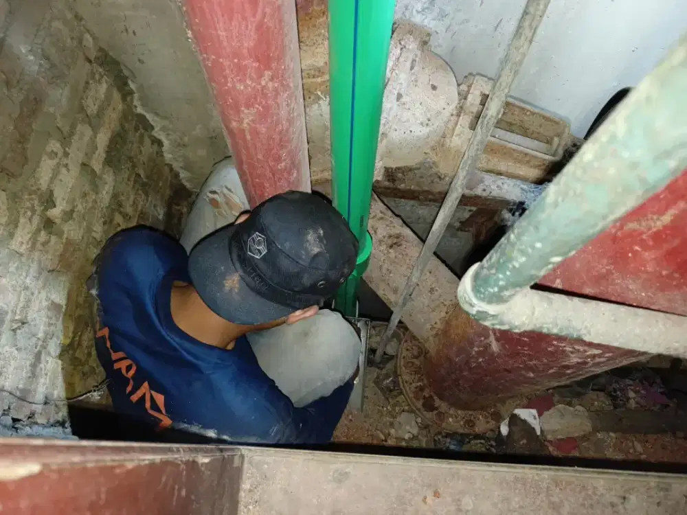 Penggantian Pipa (Re-Plumbing): Penggantian instalasi pipa lama