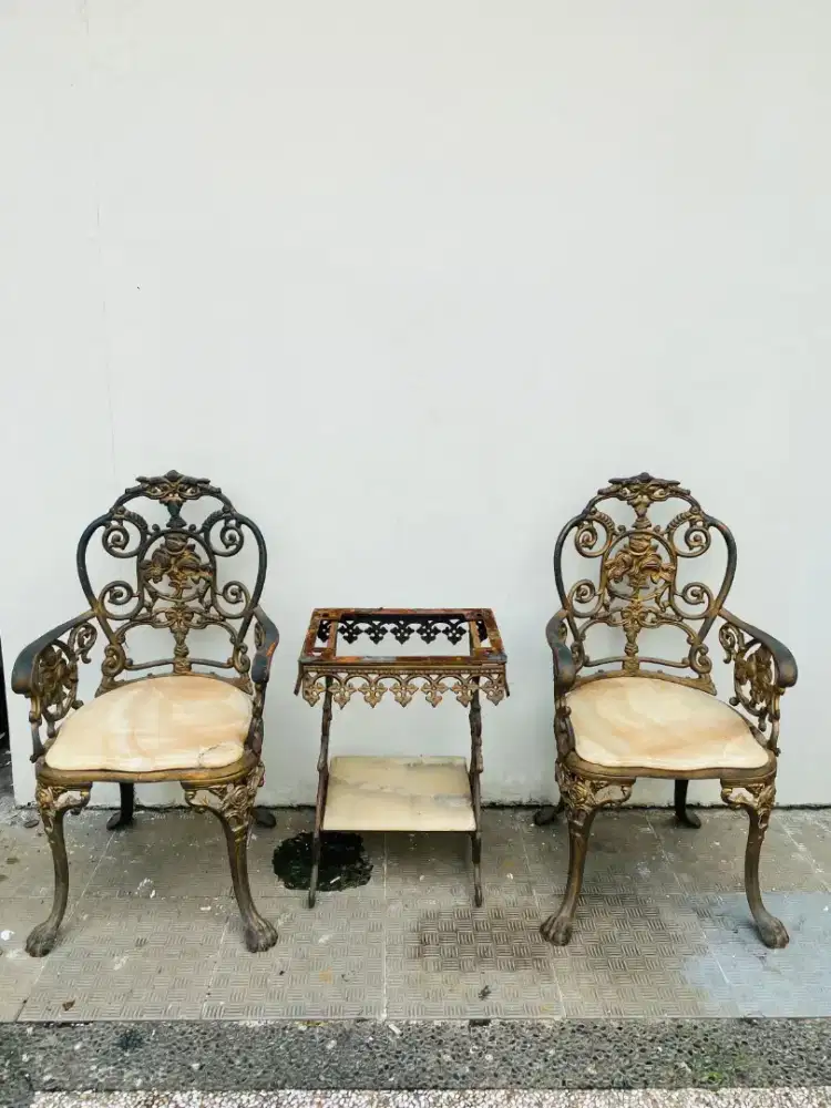 KURSI TAMAN TERAS BESI TEMPA