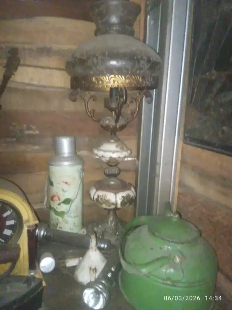 Lampu meja jadul ukiran