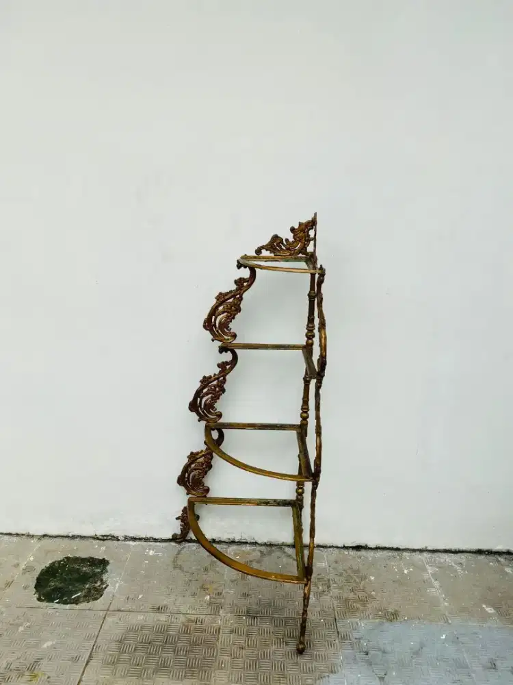 RAK SUDUT BESI TEMPA