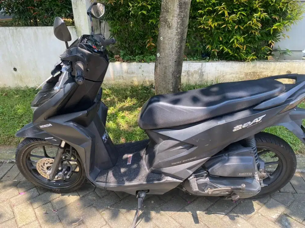 Beat deluxe hitam plat H tahun 2022