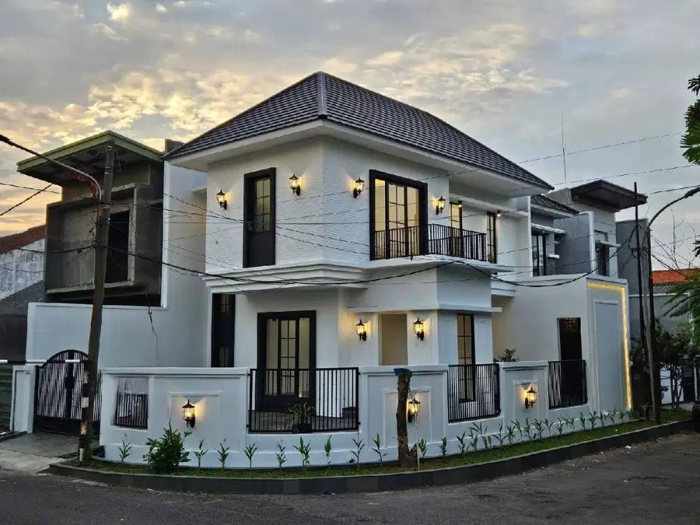 Rumah Hook Strategis Rungkut Asri Utara - Row Jalan Double Way!