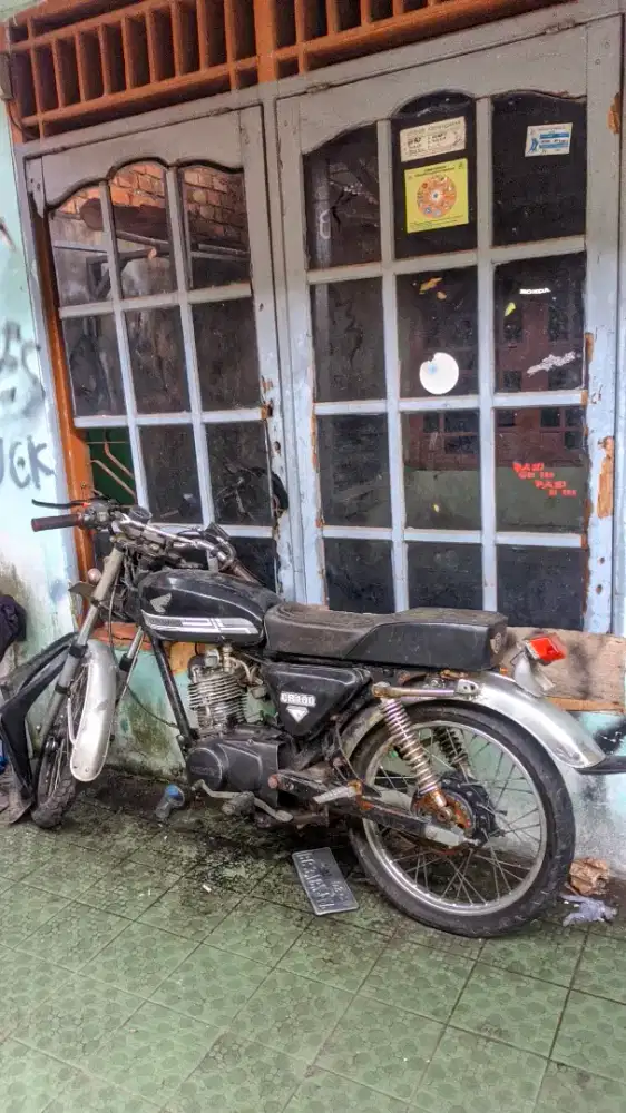 Honda CB 100 Asli Warna Hitam