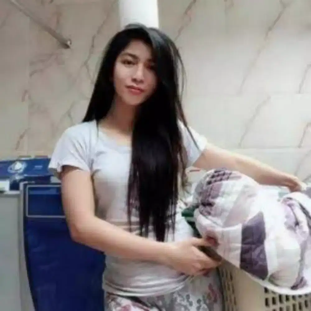 Art wanita di apartemen PP atau menginap