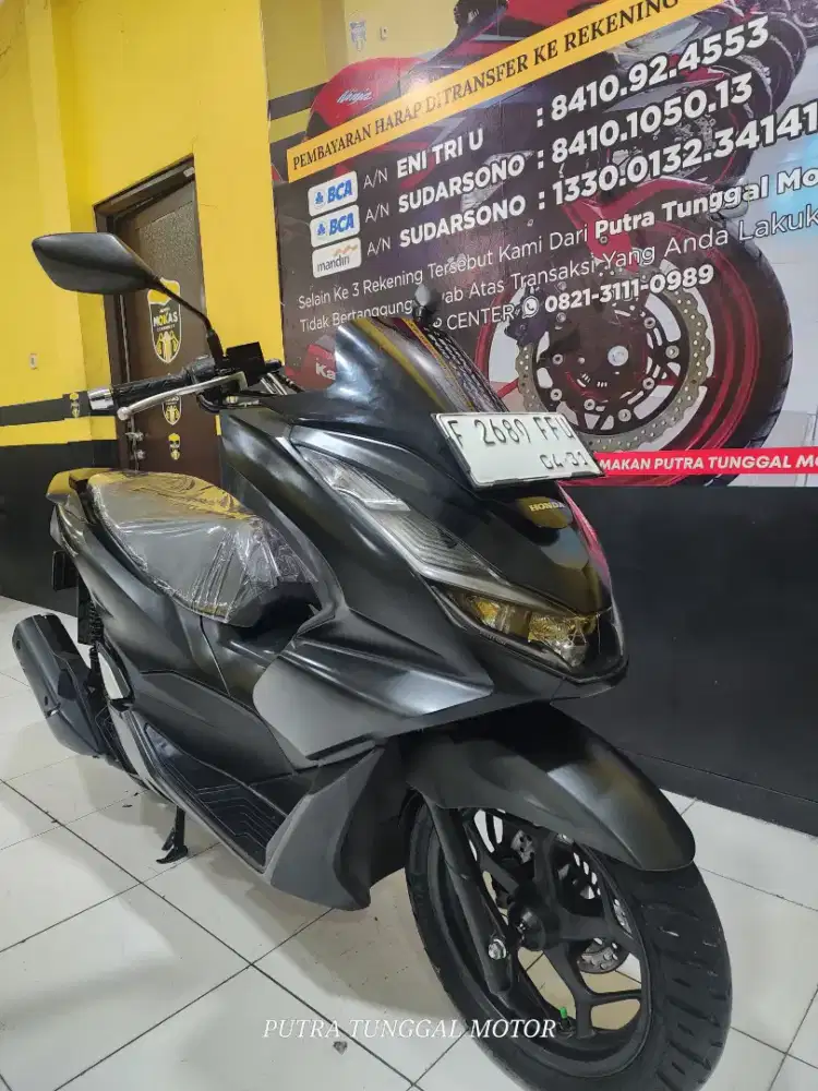 PCX 160 CBS 2021 HITAM POLOS